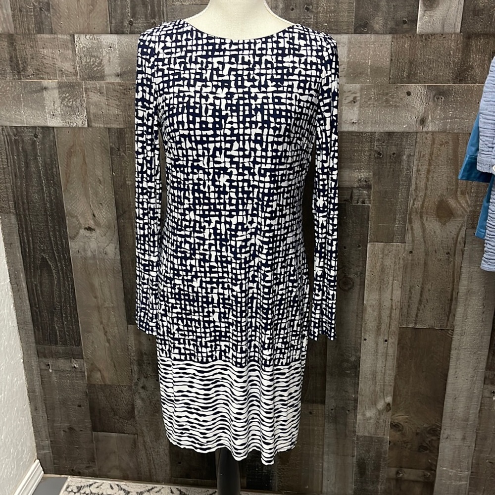 Vince Camuto Dress size 6 EUC